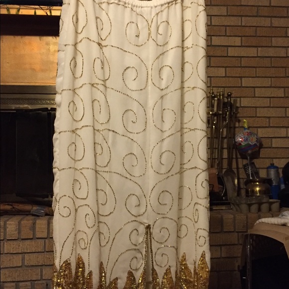 This is a brand new Top and skirt size 16 - Picture 3 of 5